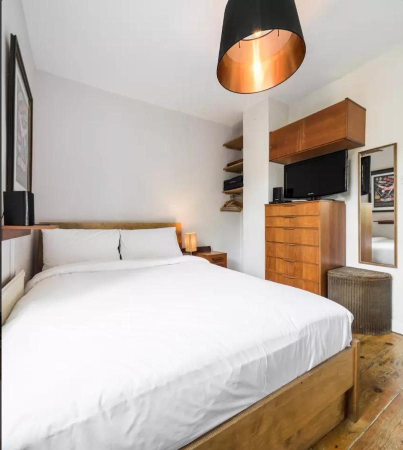 Traditional Victorian 2 Bed In Cobbled Street + Mod Cons - Full Home London Exterior foto